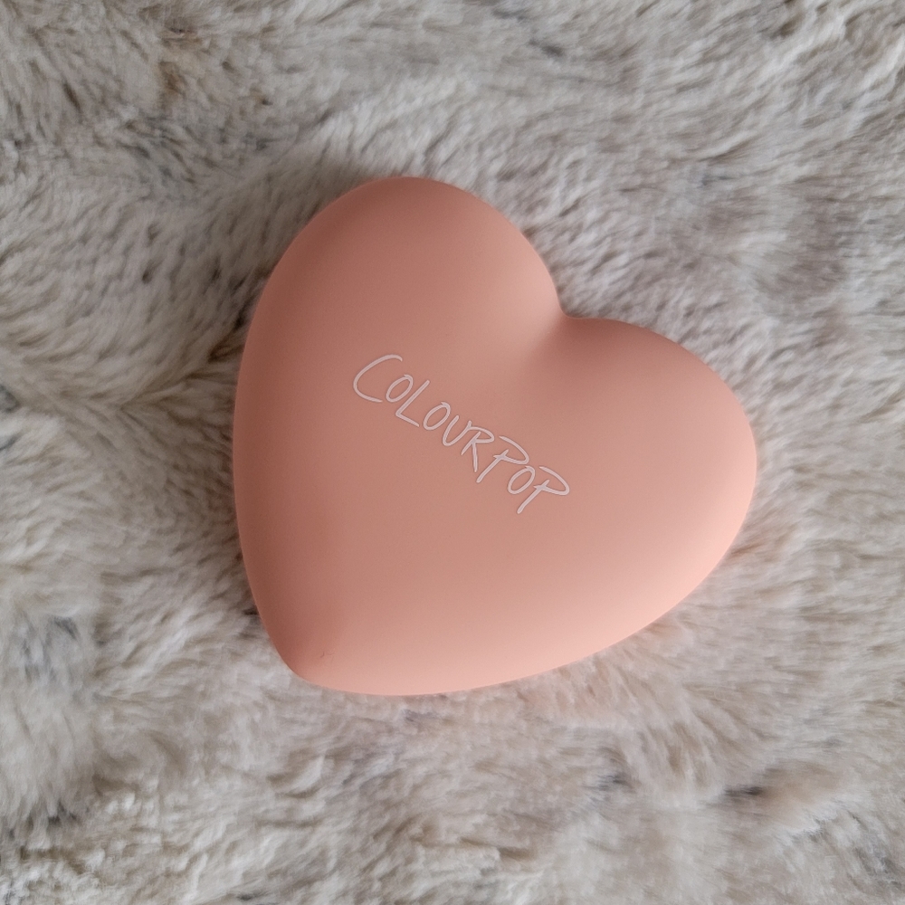 Heart of Gold Heart Shaped Highlighter ColourPop Cosmetics Valentine's Day - Picture 2 of 15